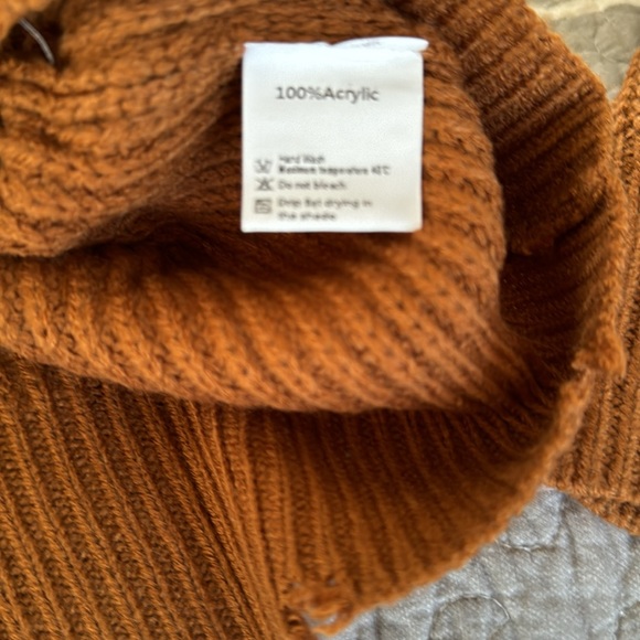 Men’s rust cardigan with front pockets, new with tags, distressed hem & cuffs, M - Picture 7 of 7